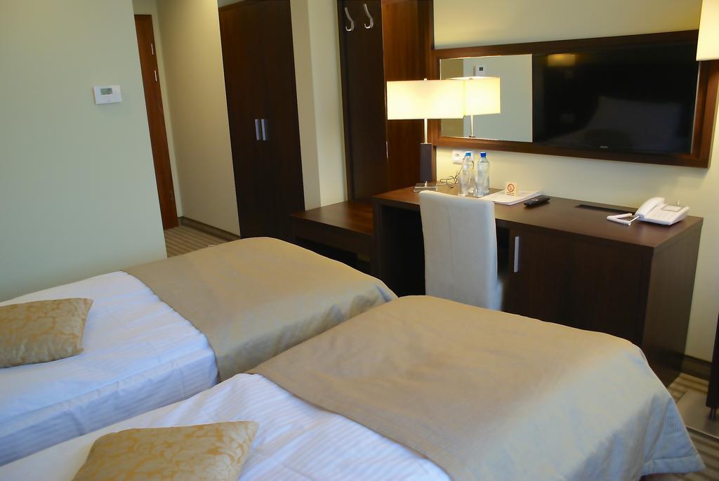 Lazur & Conference Hotel