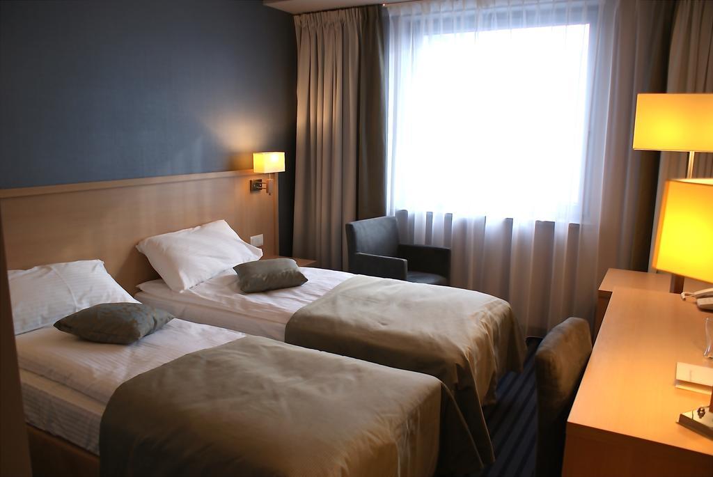 Lazur & Conference 3*